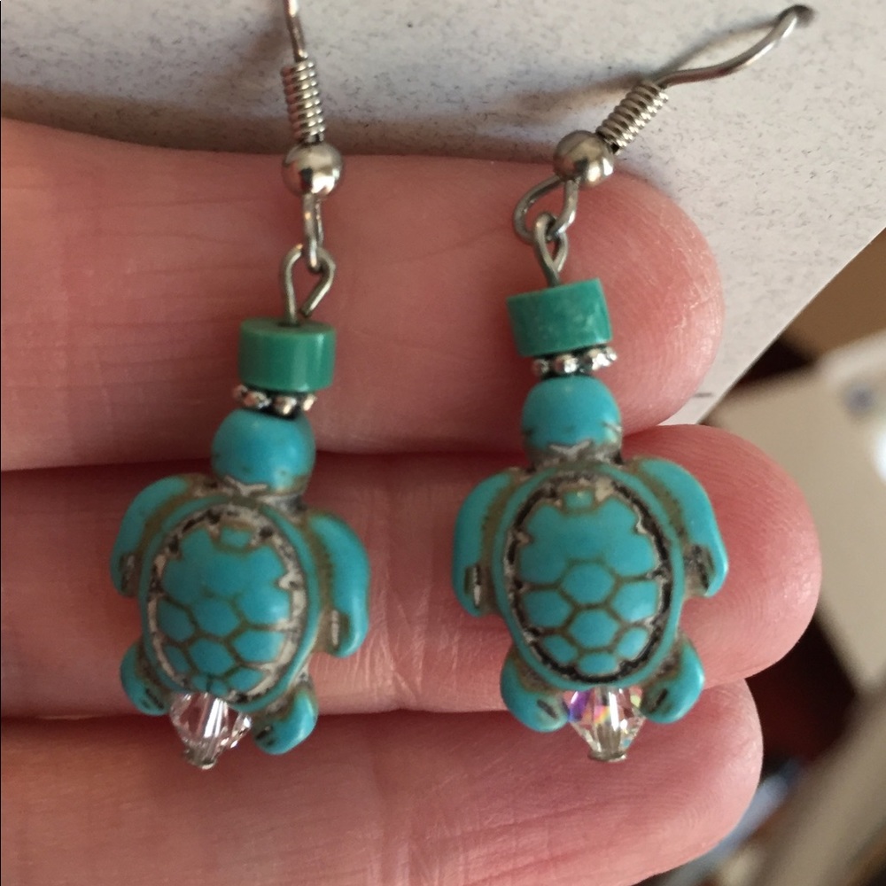 turtle dangle earrings - Picture 2 of 3